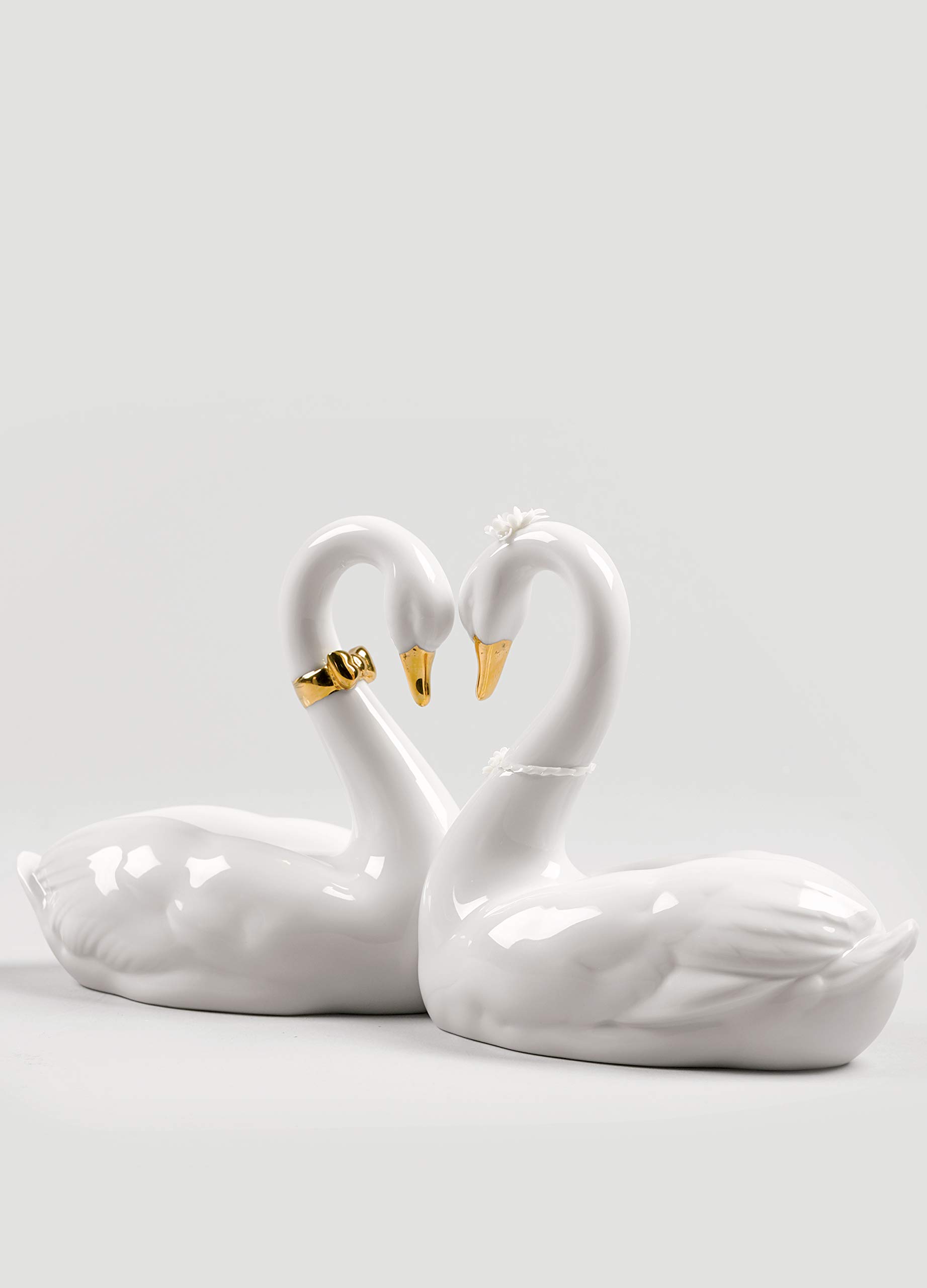 Amazon.com: LLADRÓ Endless Love Swans Figurine. Golden Luster